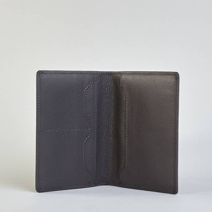 Herzilein-Wien GmbH - Wholesale Passport Case - Women's - Passhülle Leder 11