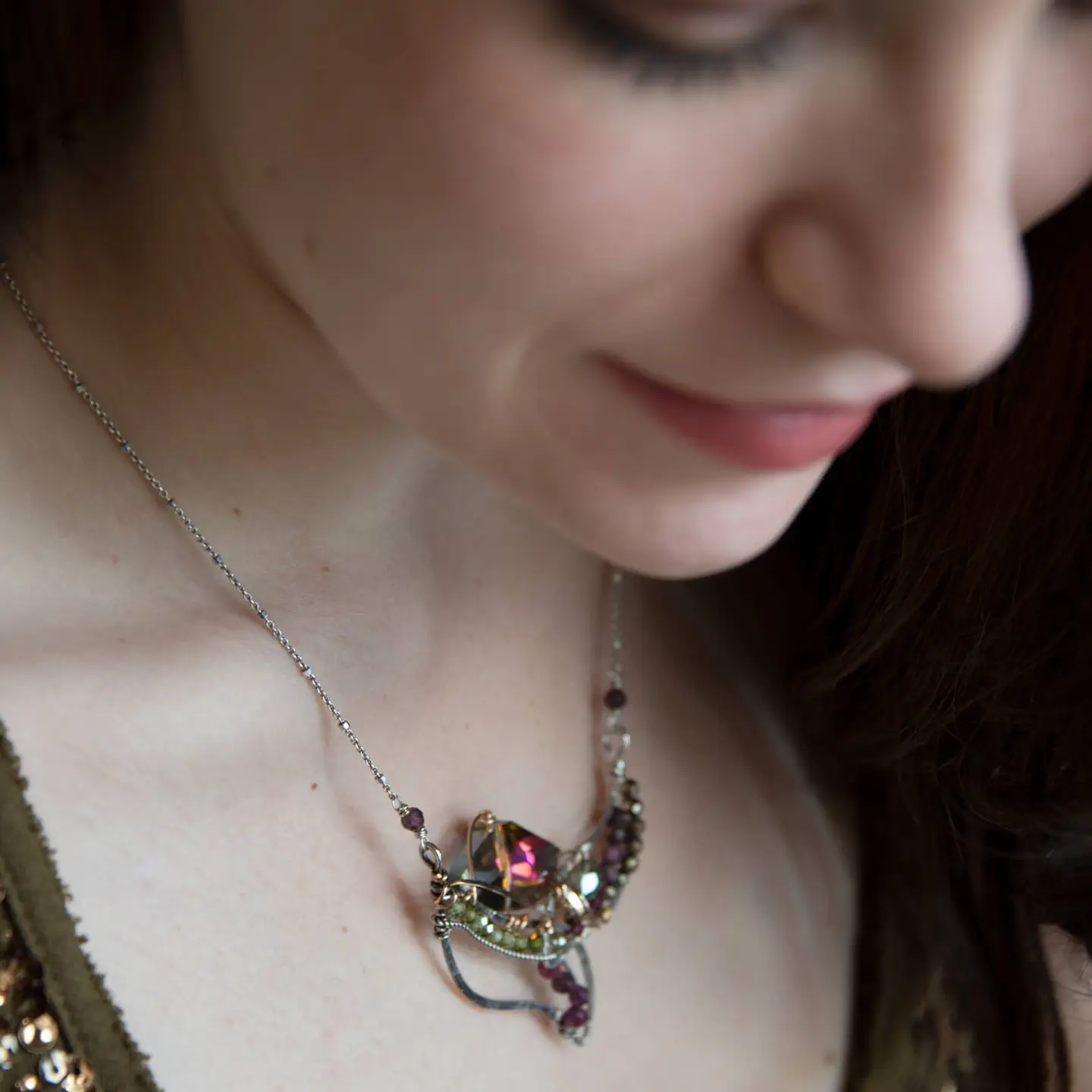 Art by any Means Jewelry – wholesale Pendant/charm necklace – Humming Bird Crystal Necklace 80197N1