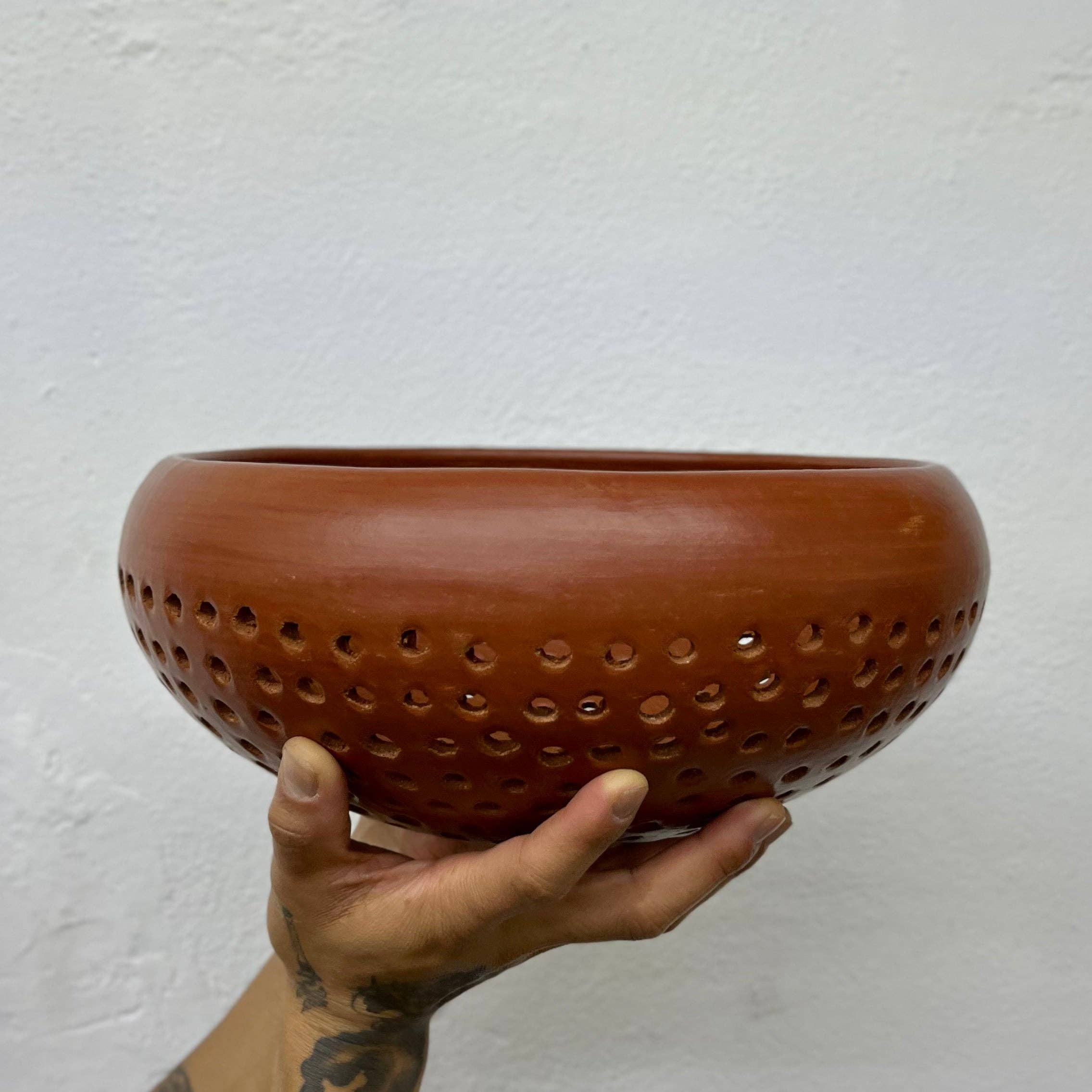 Yalala - Venta al por mayor Coladores - Mujeres Del Barro Rojo - Colador redondo Pichancha - Barro Ro3