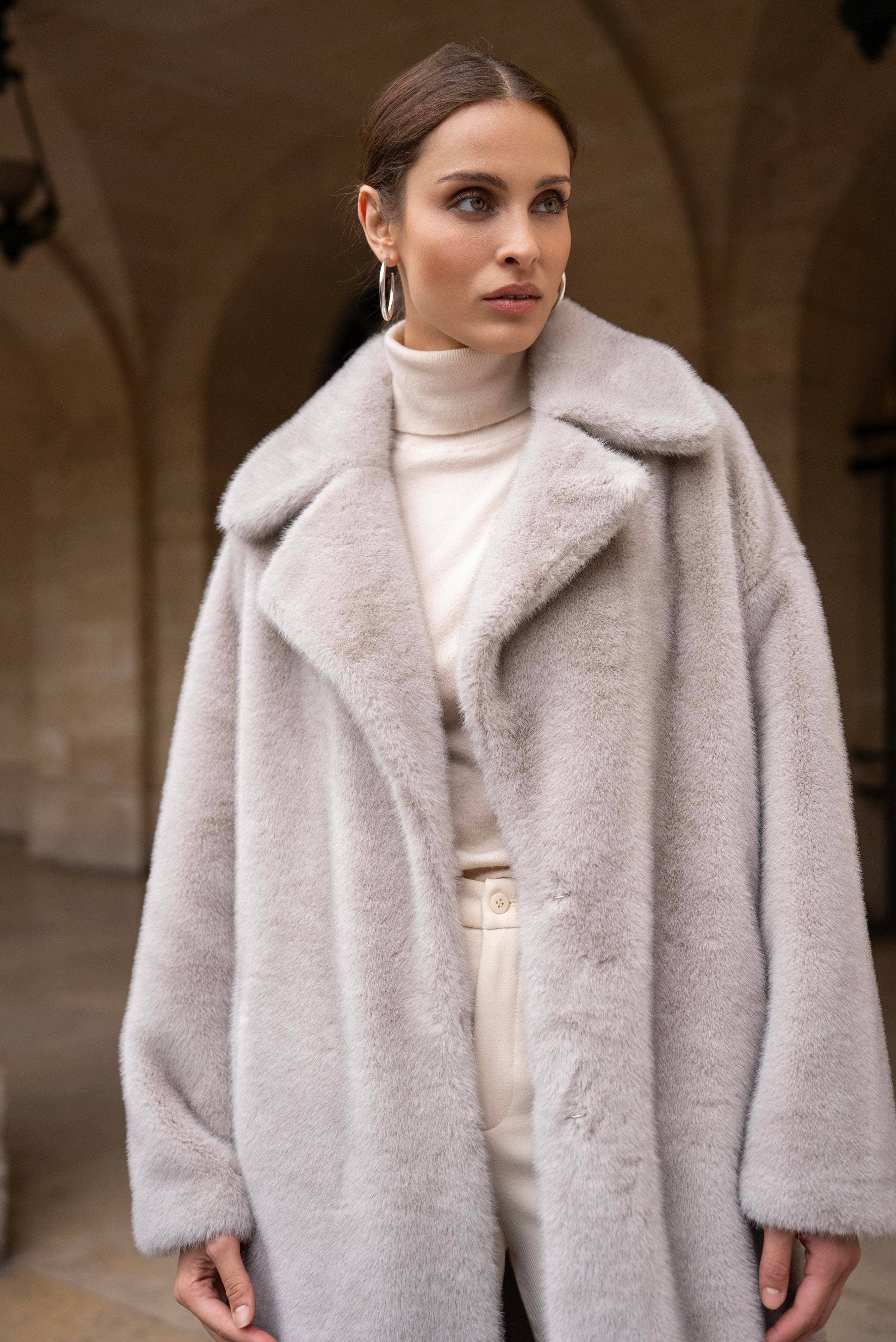 Attentif Paris - Wholesale Fur/Faux Fur Coat - Women's - Long synthetic fur coat with lapel collar7