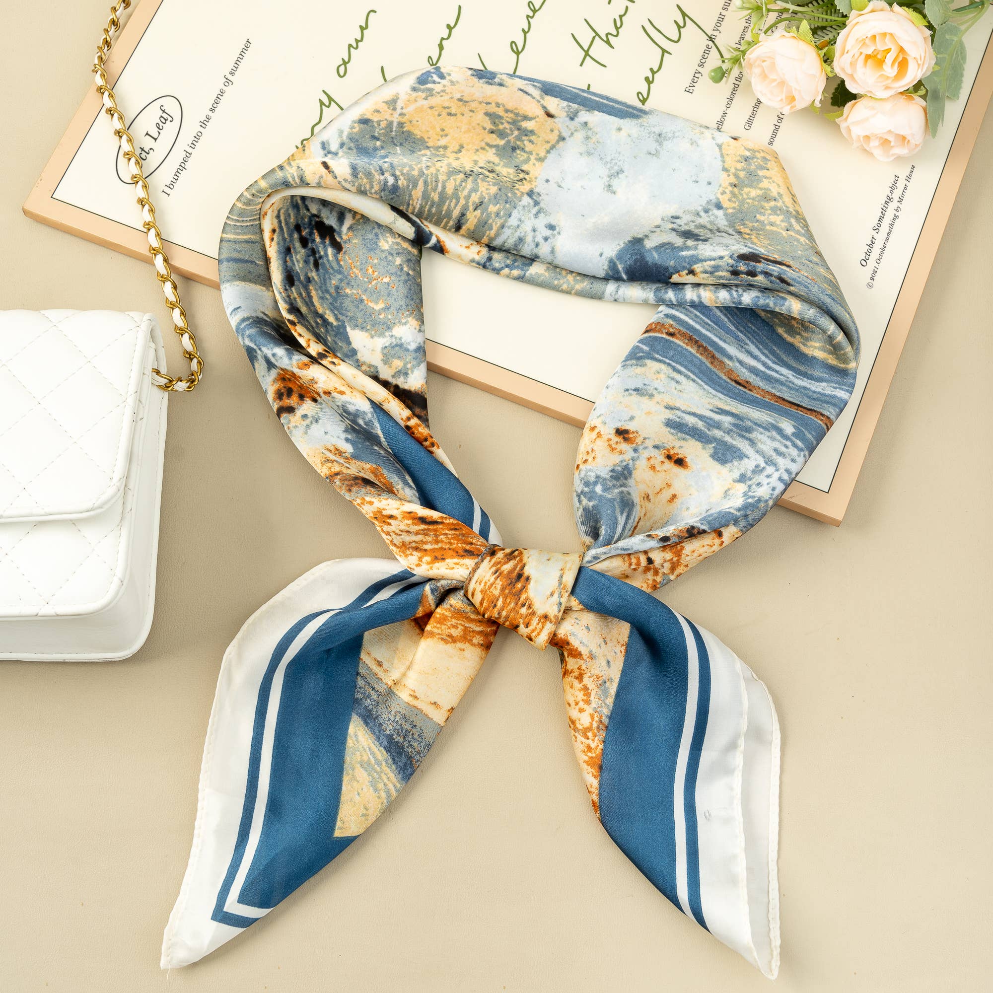 COSMOS – Lenço de cabeça - Mulher por atacado – Lenço Quadrado de Poliéster Marmoreado Azul Castanho Elegância Natureza Abs0