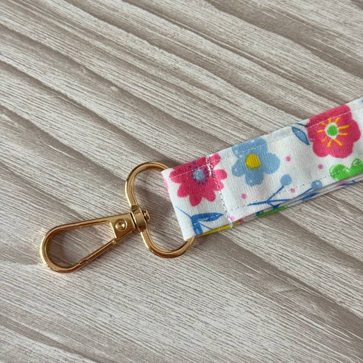 Emily's Weaving – wholesale Knitting/Crochet Supplies – Yellow Yarn Spinner with Ditsy Wristlet4