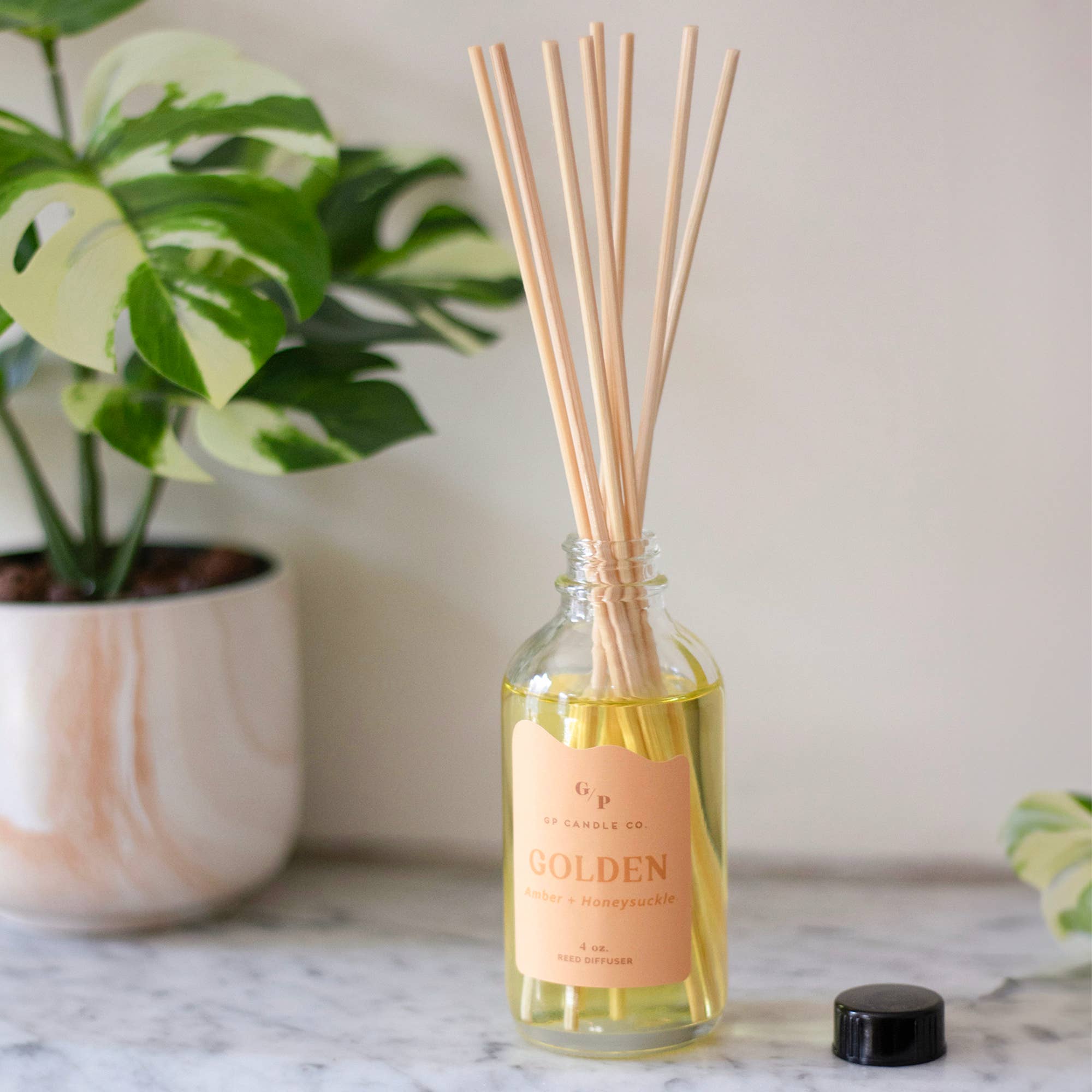 GP Candle Co. – wholesale Reed diffuser – Golden 4 oz. Hue Reed Diffuser (Amber + Honeysuckle)4
