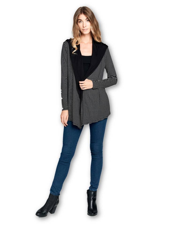 Made in USA - Cardigan à capuche imprimé manches longues pour la vente par LKLUV