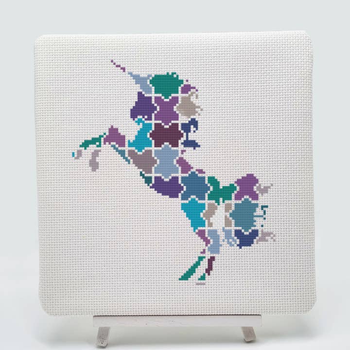 Kit de point de croix compté Jigsaw Unicorn pour la vente par Meloca Designs