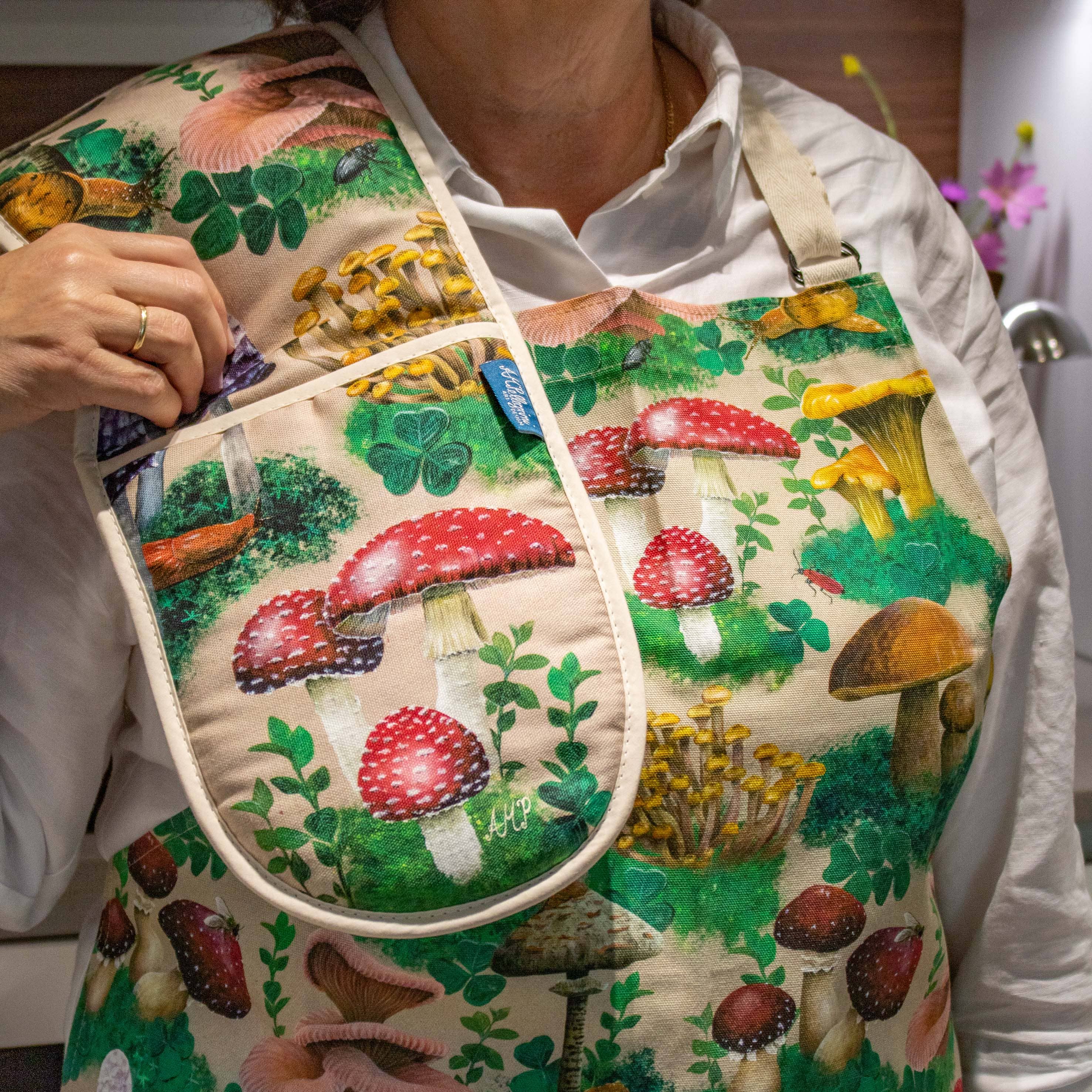 AMPellegrini Art & Design - Wholesale Oven Mitt/Pot Holder - Double oven gloves with mushroom pattern / Fungi pattern1