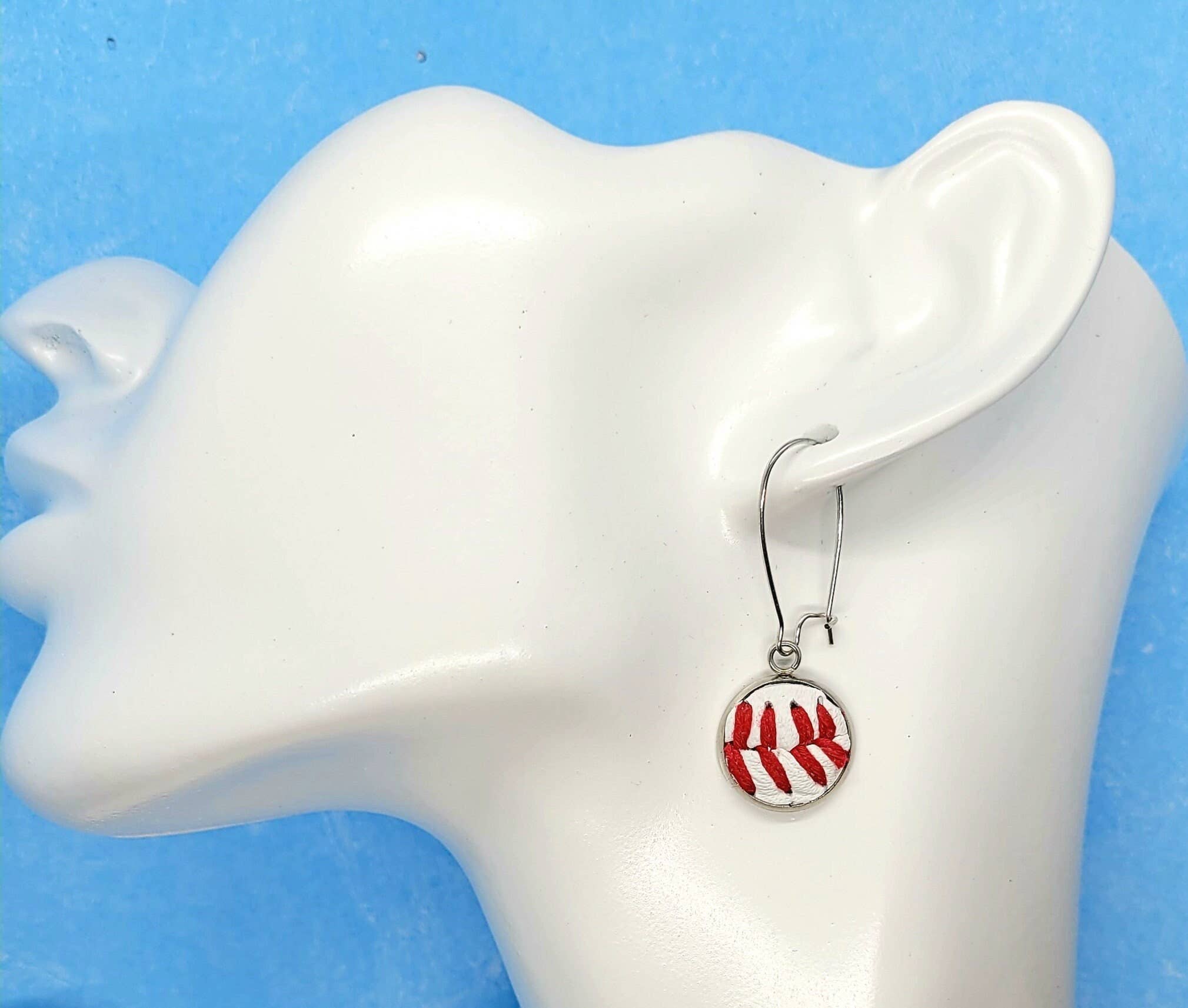 Home Run Accessories - Venta al por mayor Pendientes colgantes - Pendientes de béisbol y sóftbol auténticos, pendientes de alambre para orejas de riñón3