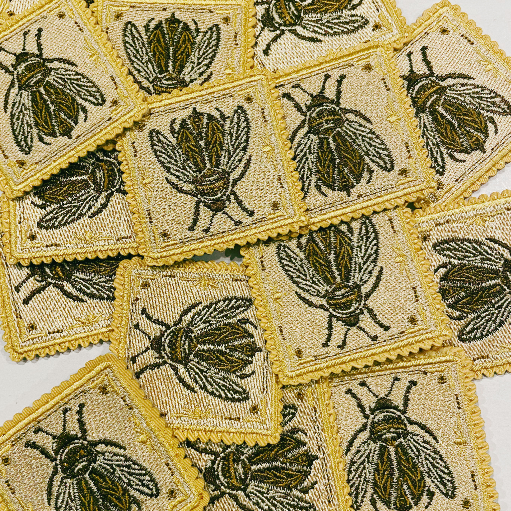 TEELUX - Wholesale Patch - 2" Bee -  Embroidered Hat Patch3