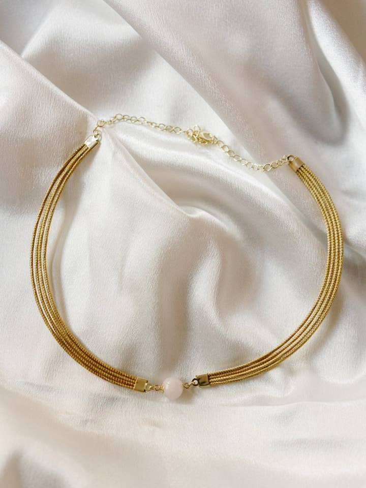 Halsreif aus goldenem Gras mit natürlichen Edelsteinen — Handgefertigt in Brasilien mit 18K vergoldeten Akzenten. für den Großhandel von Aqua Brasil LLC