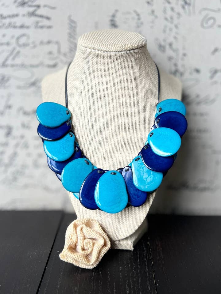 Collar azul turquesa Moda de otoño Joyería de tagua Collar de cuentas hecho a mano Cordón ajustable Arte portátil Joyería estilo boho Arte para llevar para venta al por mayor de Galapagos Tagua