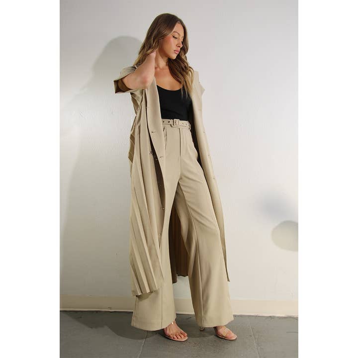 LEITE DE AVEIA CONJUNTO DE CASACO COM PREGAS NAS COSTAS E CALÇAS - Cor Leite de Aveia para venda a revendedores na Faire24