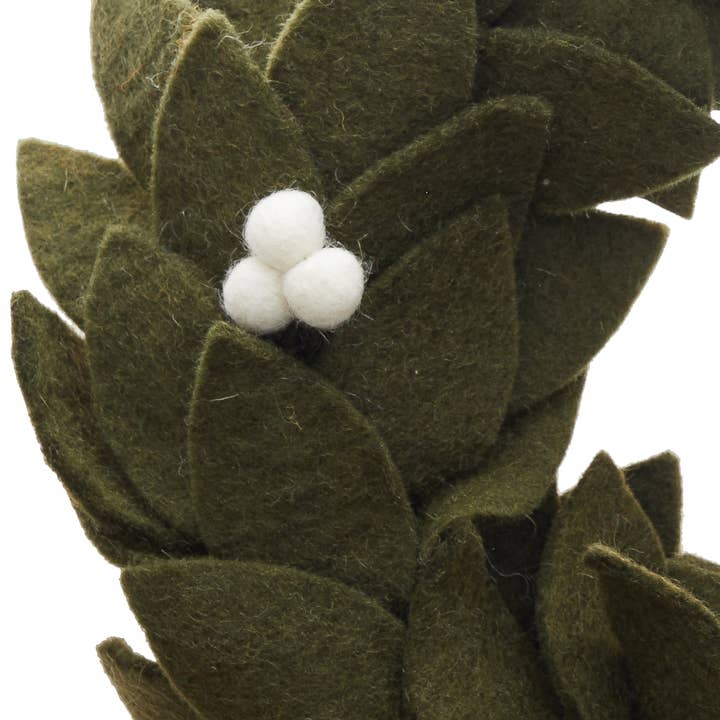 Global Goods Partners - Wholesale Wreath - Felt Mistletoe Wreath2