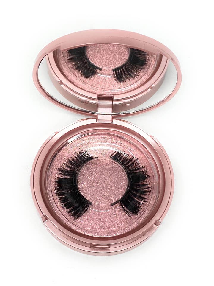 Magnetic Lash In The Style True Love for wholesale by Miinachi Cosmetics