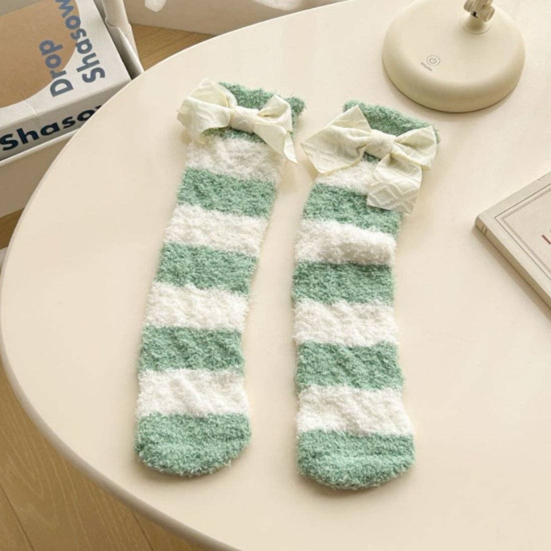 Funkyrel® Atzbranding Limited - Vendita all'ingrosso Calzini - Donna - Rufia - Calzini in Spugna a Righe Colorate con Fiocco2