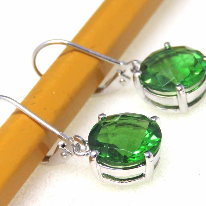 Twan Kee Jewelry - Venta al por mayor Pendientes colgantes - Pendientes colgantes de helenita verde Mt St Helens E81010L4