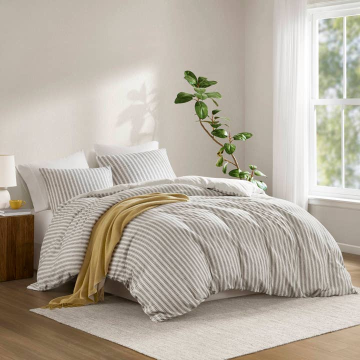 Olliix - Wholesale Bedding Set - 3 Piece Yarn-Dyed Stripes All-Seasons Duvet Set, Grey