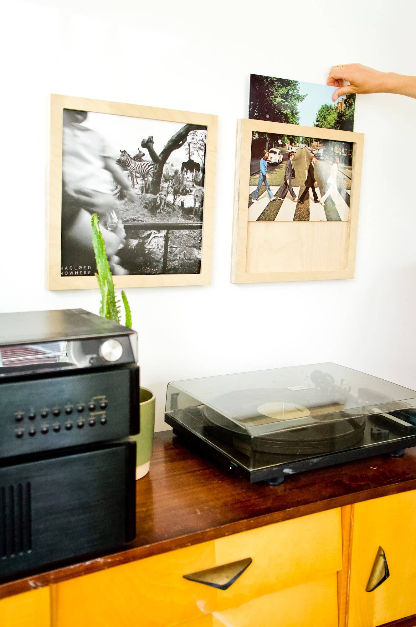 Behout - Venta al por mayor Estante de pared - Soporte para vinilos Vincent1