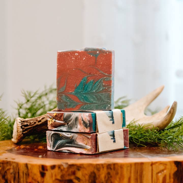 Bergsman - Cederträ - Tvål för wholesale av Sneedsboro Soap Company