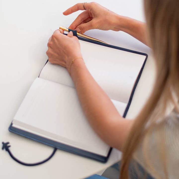 Chasing Threads – Engroshandel Notesbog – Sy Your Travels Map Notebook Kit - Vegansk Navy Læder6