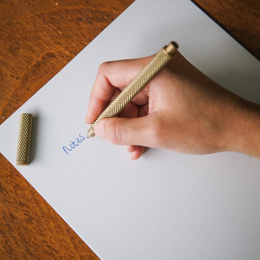 Brût Home and Glassware – wholesale Pennor – Penna i mässing med räfflad yta | Kulspetspenna1