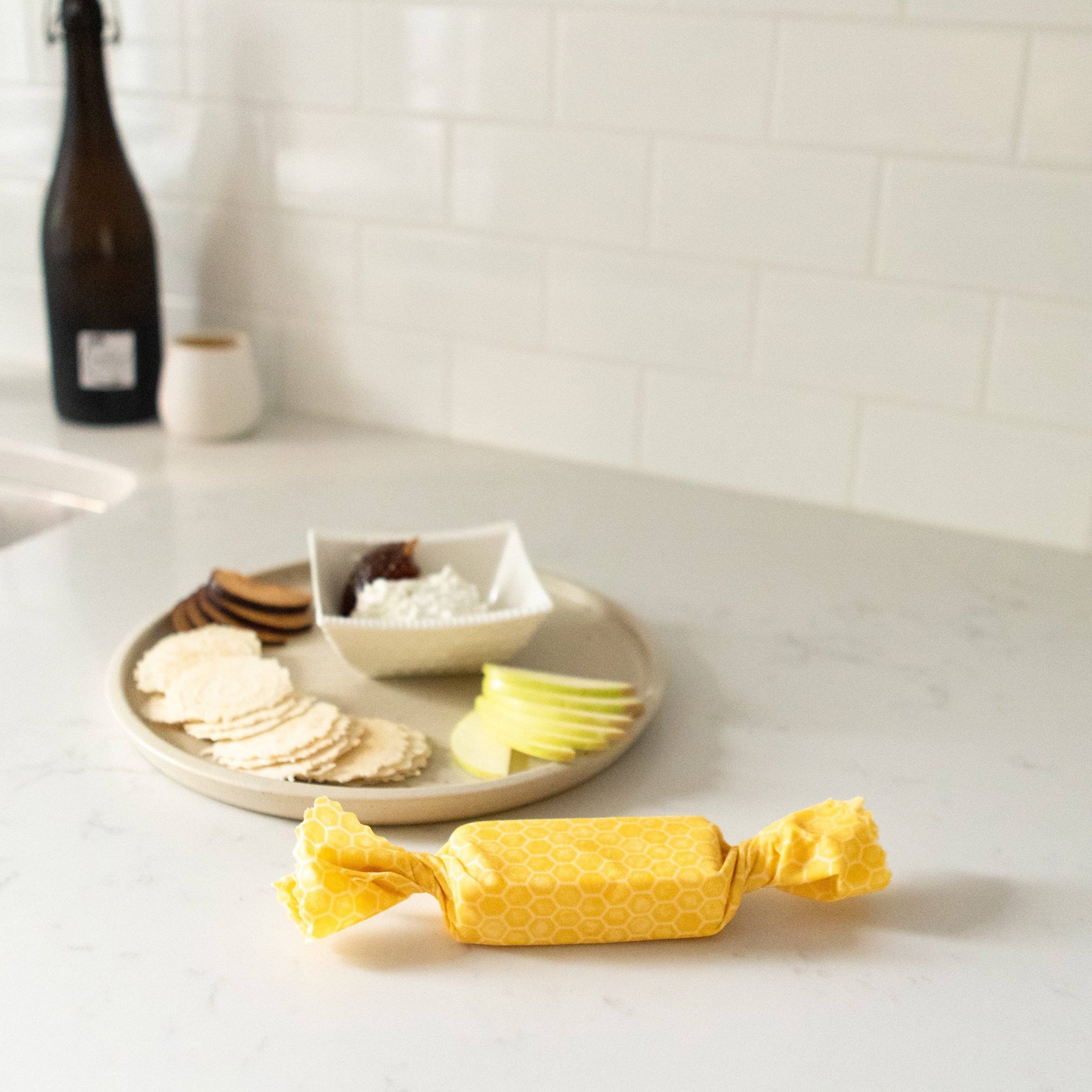 Goldilocks Goods - Wholesale Food storage wrap/bag - Beeswax Food Wraps: Honeybees Set of 32