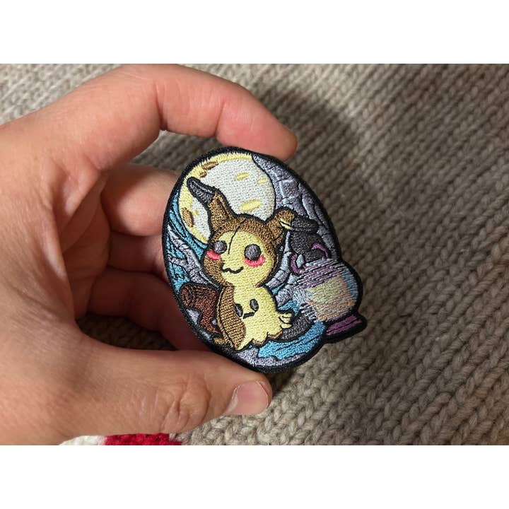 LynnzeeBB - Vente Écusson - Patch à broder Mimikyu Pokemon, joli patch d'anime effrayant
