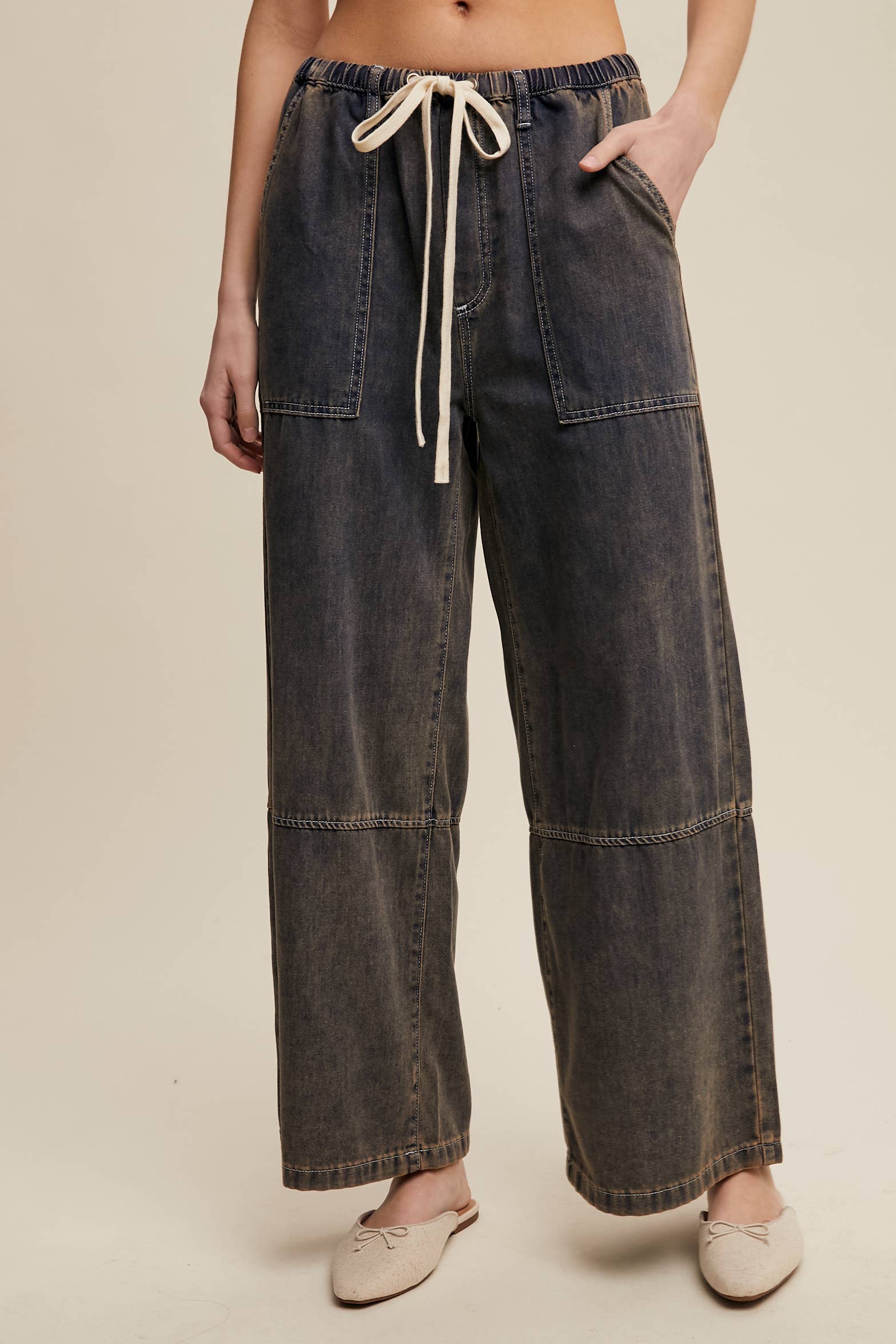 Listicle – Engroshandel Jeans - Dame – Vidbenede denimbukser med snøre i taljen11