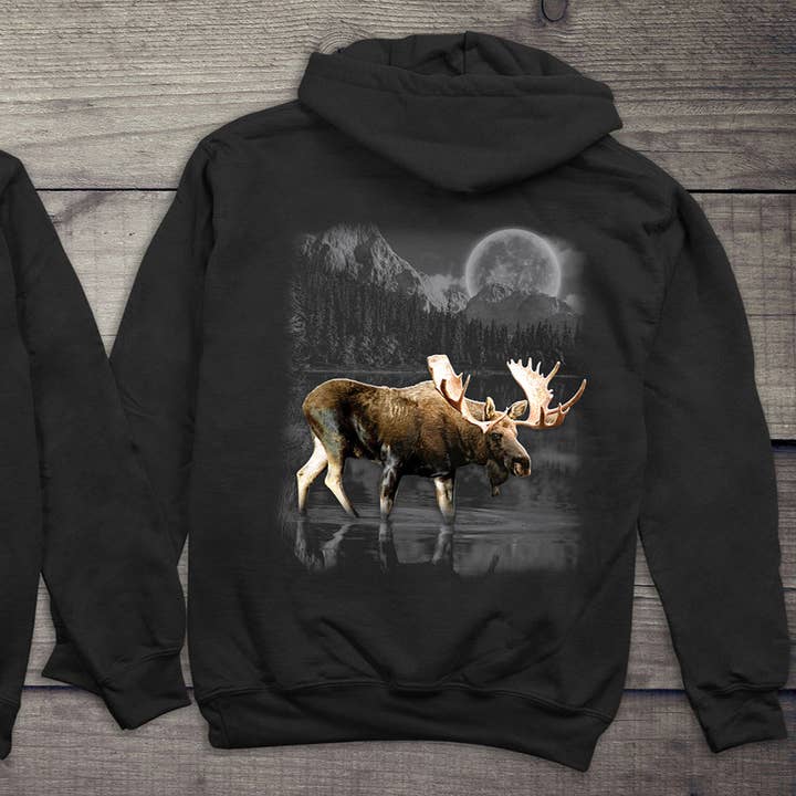 Sweat à capuche Moose Wilderness pour la vente par Artopia