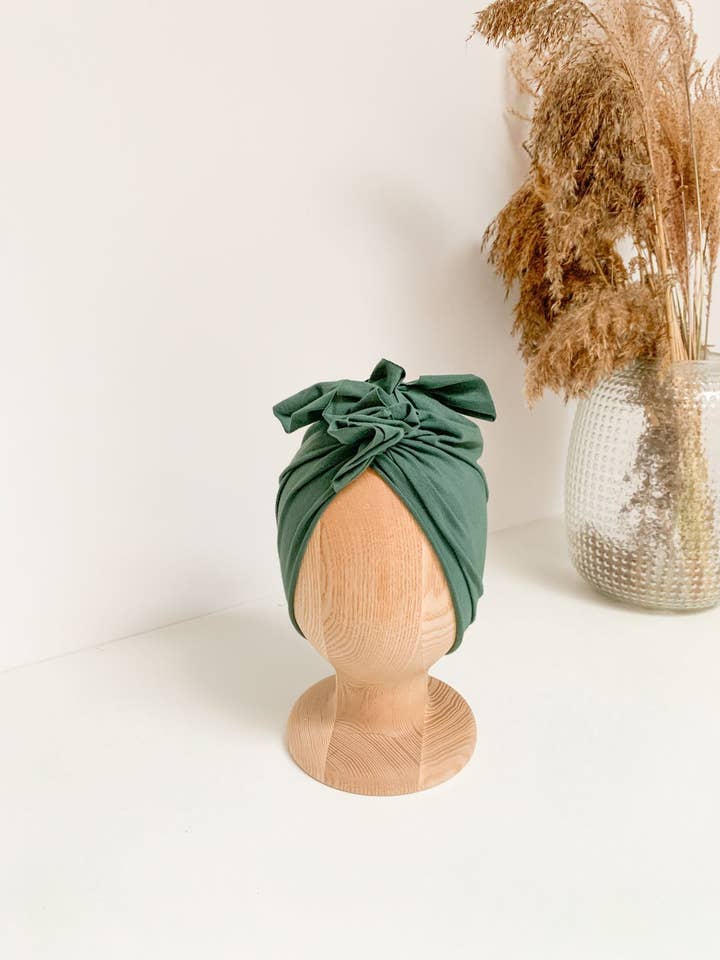 Biologische salie groene tulband nr. 1 voor wholesale door Looks by Luks