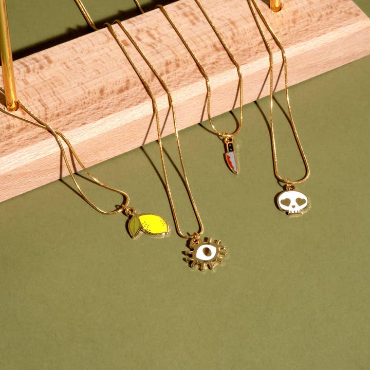 Sleepy Mountain – wholesale Pendant/charm necklace – Bloody Knife Necklace4