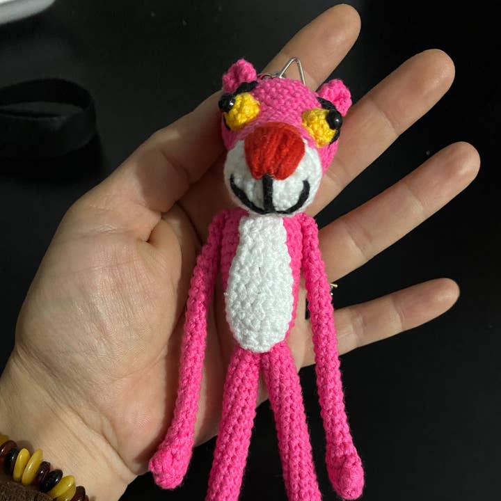 Emel Crochet – Engroshandel Plyslegetøj - Børn og baby – hæklet lyserød panter, bamse nøglering amigurumi