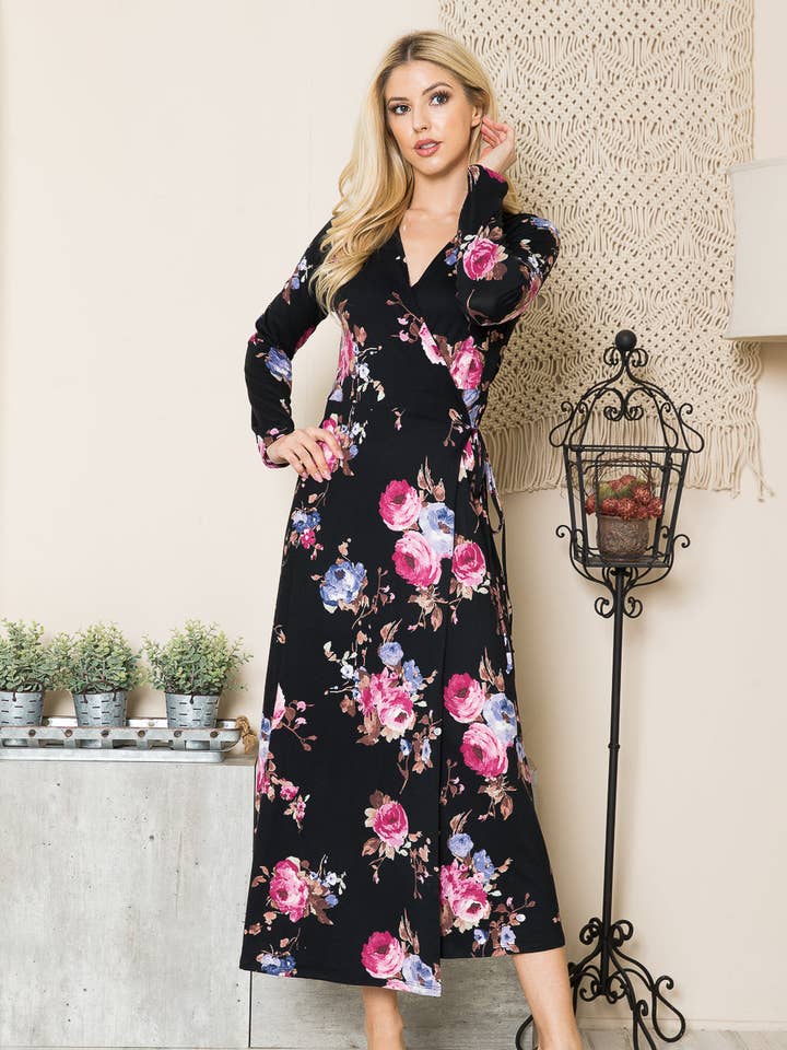 Abito maxi a portafoglio floreale per la vendita all'ingrosso da parte di Orange Farm Clothing