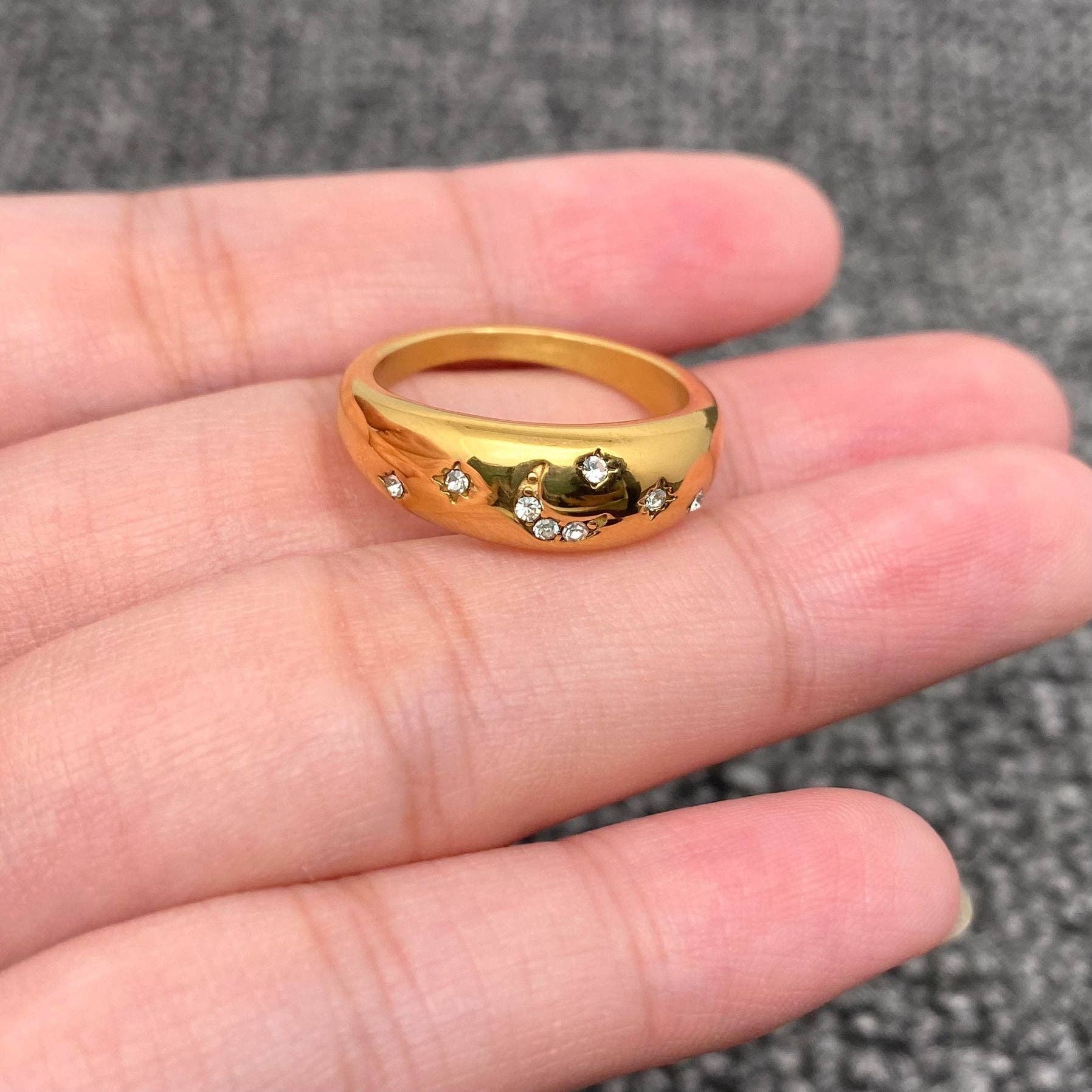 Mio Queena – wholesale Multi-stone ring – Inlaid CZ Star Moon 18K Gold Plated SS Ring - FGS/MS1