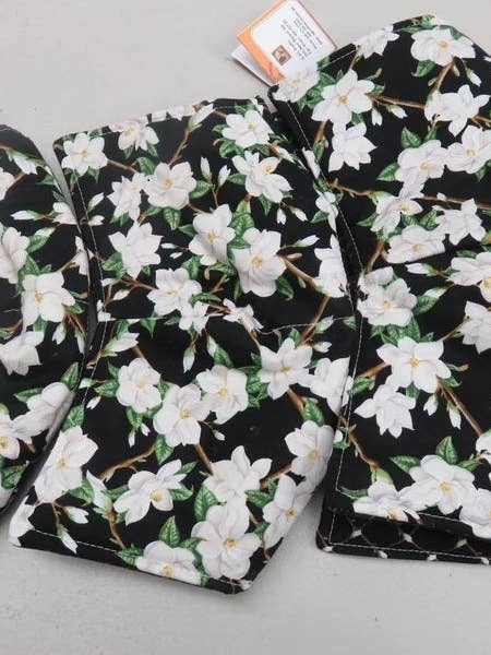 Magnolia op zwarte magnetronschalen voor wholesale door For Your Home