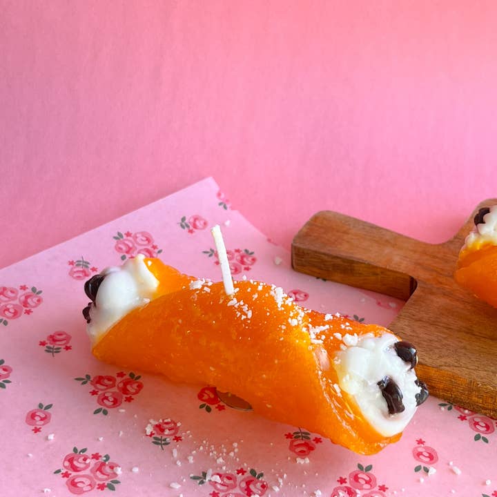 The Wednesday Co - Wholesale Novelty Candle - Cannoli Amore! - Cannoli Candle2