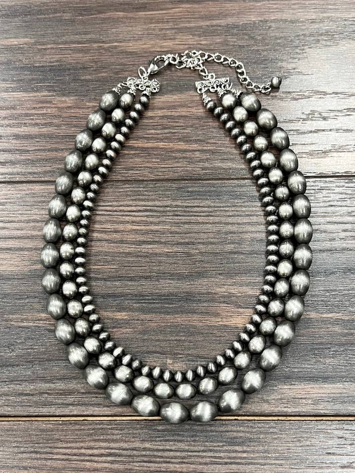 739055, Collier Navajo fait main 17" ovale/rond avec perles pour la vente par ISAC Trading Inc