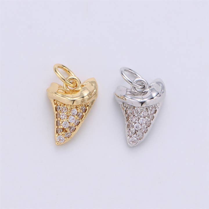 Micro pavê ouro pequeno dente de tubarão para pulseira brinco amuleto fornecimento de fabricação de joias 15x10mm I-280 por atacado de Aim Eternal