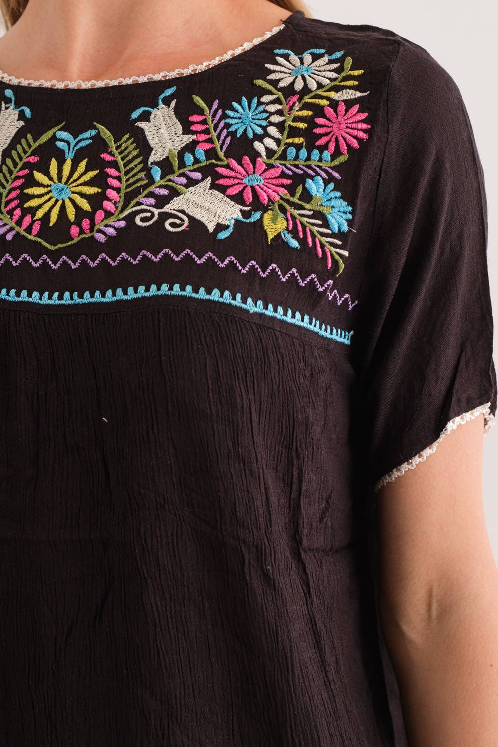 Raj Trading & Imports (USA) Inc. – Großhandel Bluse – Damen – Juna Besticktes Oberteil2