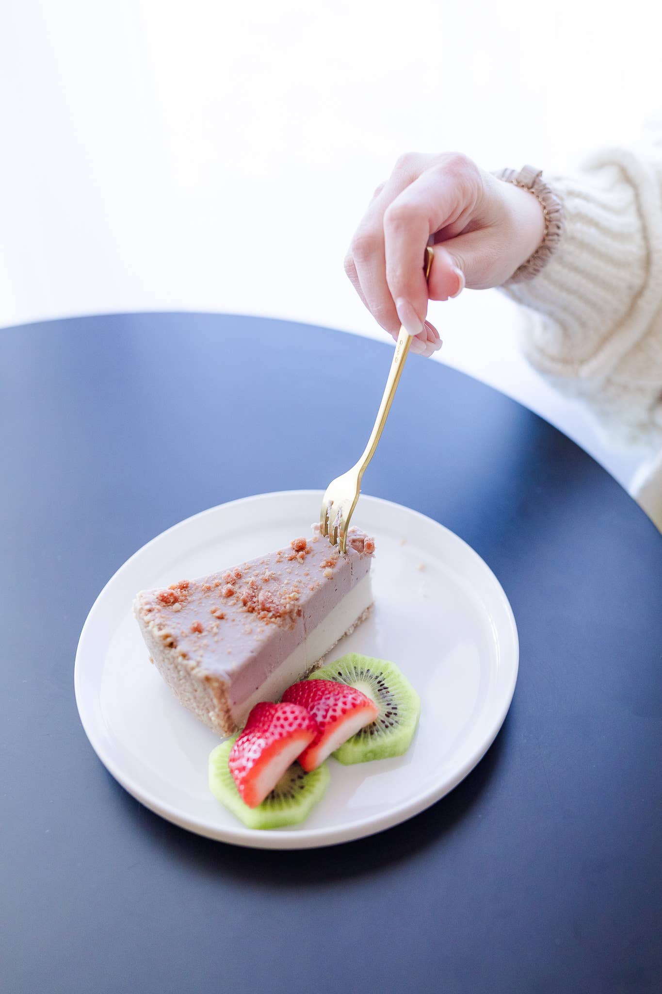 Darë Vegan Cheese - Wholesale Shelf Stable Prepared Meal - Strawberry Shortcake Plant-Based Cheesecake Slices1