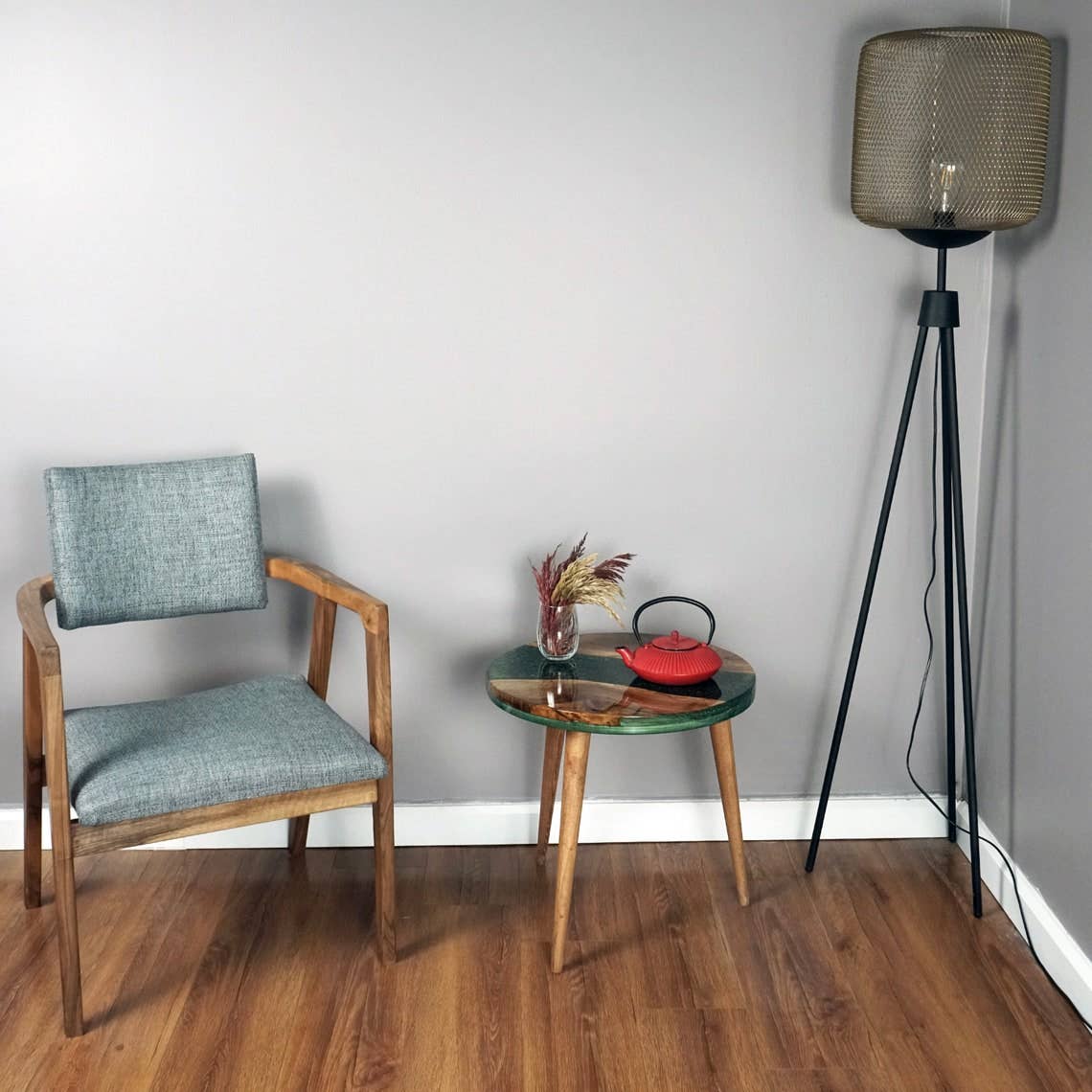 Ultimate Premium Products – wholesale Soffbord – Live Edge River Green harts runt soffbord - epoximöbler13