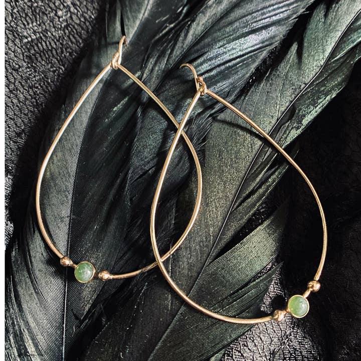 Boucles d'oreilles goutte granulation jade en argent ou en or pour la vente par Nevermore Fine Jewelry