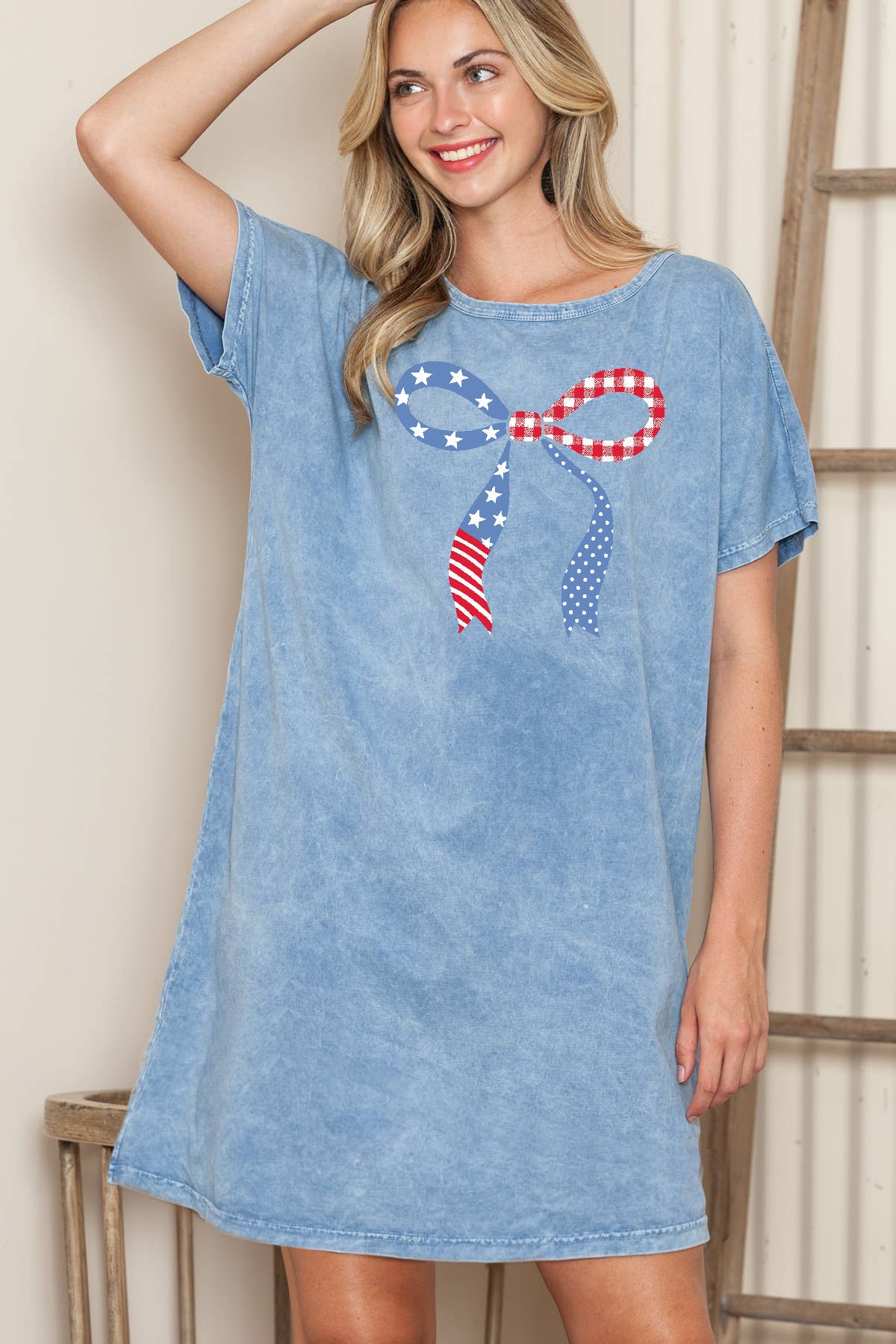 Amused by Blue - Vente Robe – femme - Robe à imprimé graphique américain pour femmes, lavage minéral2