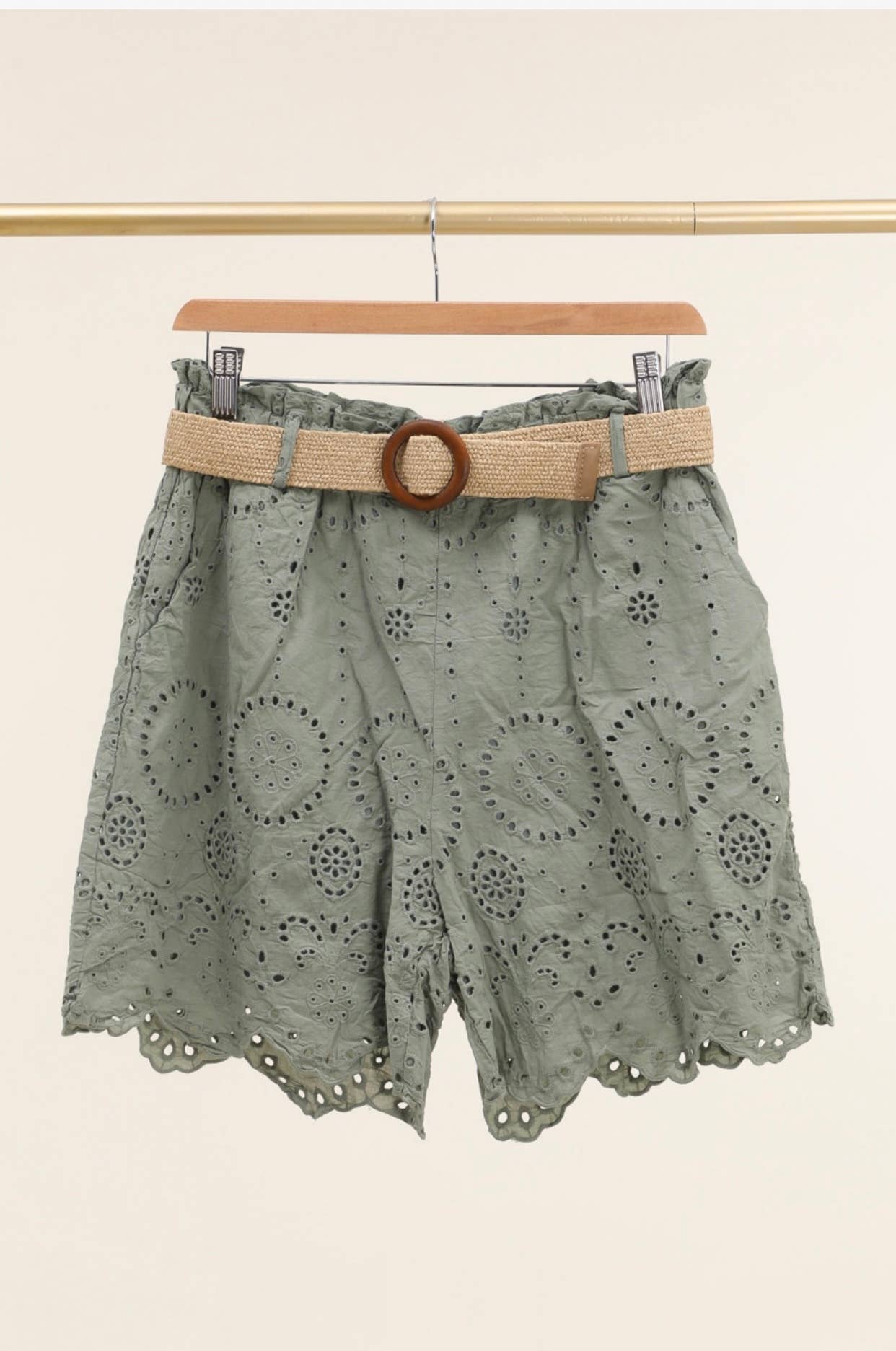 LÉA & LUC - Wholesale Shorts - Women's - Broderie anglaise shorts in 100% cotton REF. 250210