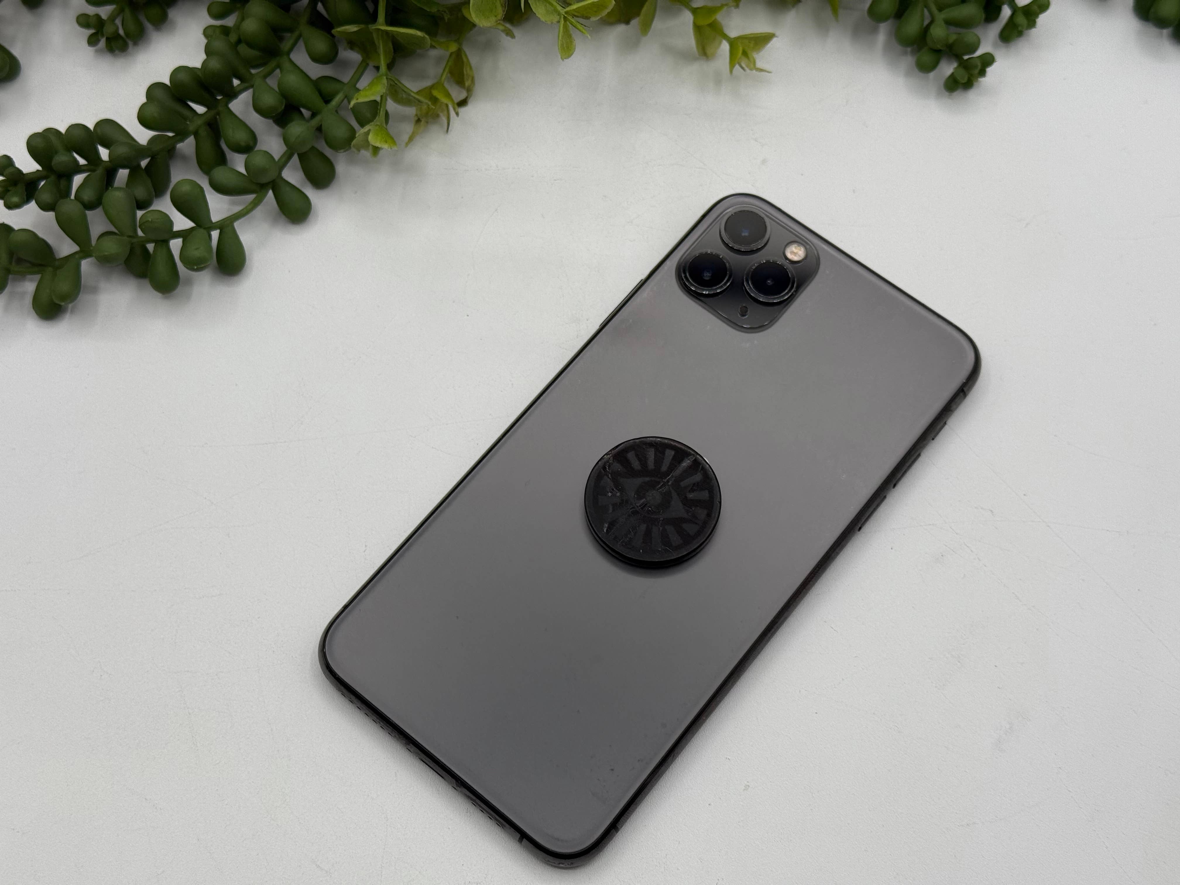 Meraki Gemstones - Venta al por mayor Piedras/cristales espirituales - Azulejo de teléfono móvil de shungita EMF grabado con ojo turco (grande) 30MM