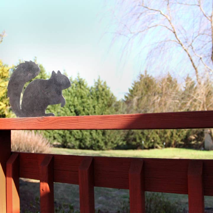 Highland Ridge | Handmade Home Decor - Wholesale Outdoor Ornament/Decor - Metal Squirrel Statue6