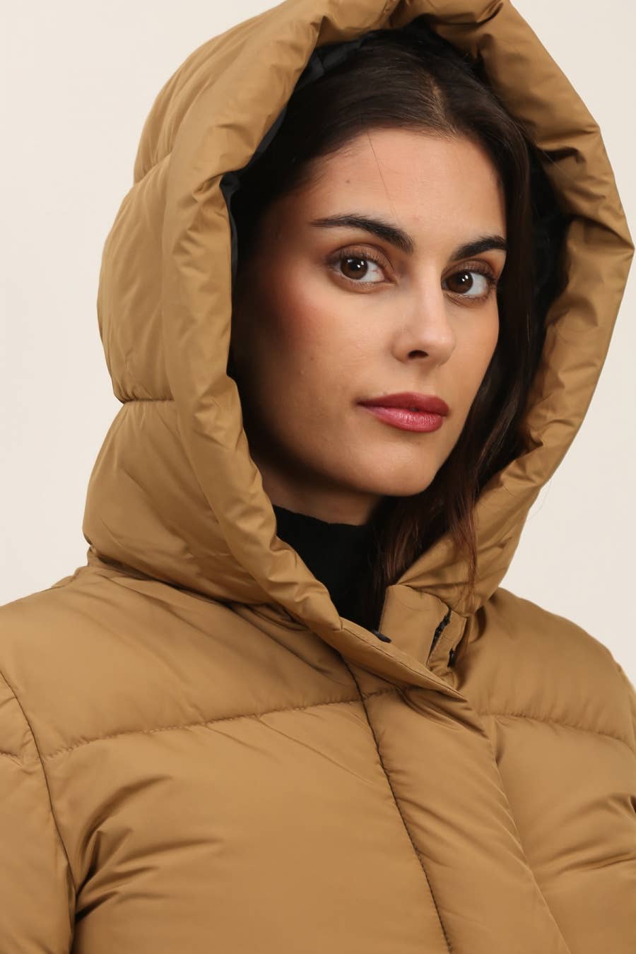 Attrait Paris - Wholesale Puffer Jacket - Women's - Short hooded jacket with side edges21