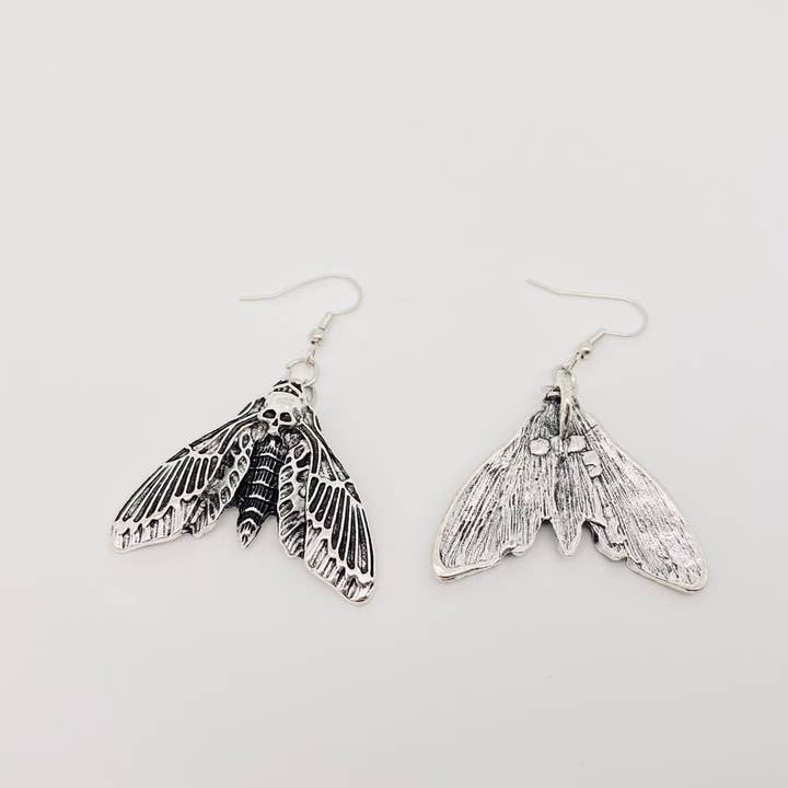 Mio Queena - Wholesale Dangle Earrings - Gothic Skull Moth Earrings - GT1