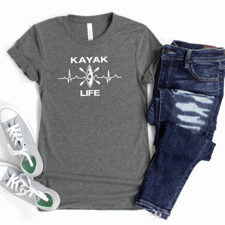 T-shirt graphique Kayak Life #218 pour la vente par Tron Tron Graphic Wear