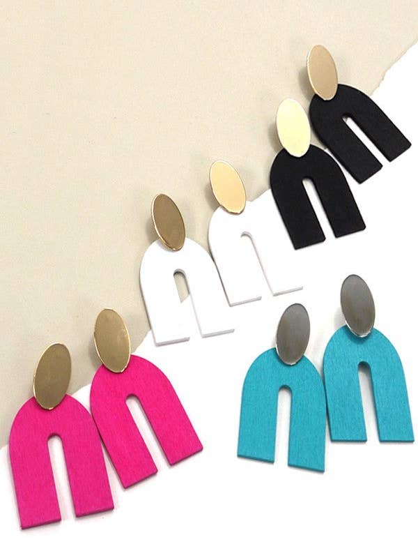 BOUCLES D'OREILLES PENDANTES EN U EN BOIS COLORÉ | 10E3011809 pour la vente par JOSSLYN by wall to wall