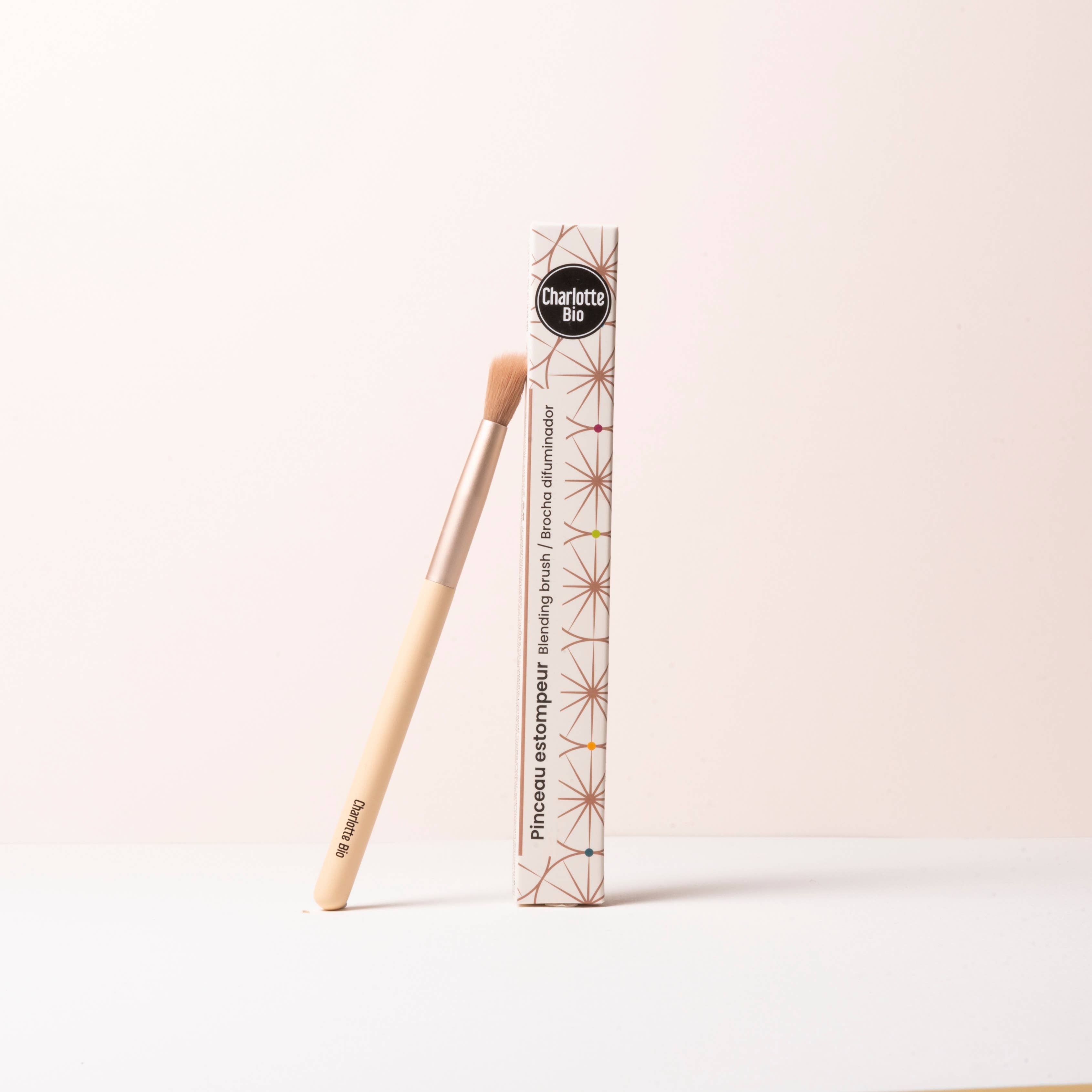 CHARLOTTE BIO - Wholesale Makeup Brush Set - Brush display3